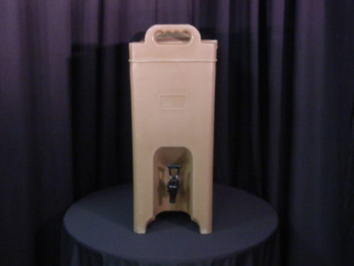 BEVERAGE SERVER