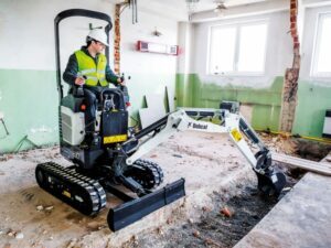 BOBCAT MINI-EXCAVATOR E10