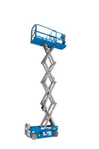 SCISSOR LIFT 19'