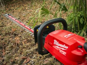 CORDLESS HEDGE TRIMMER